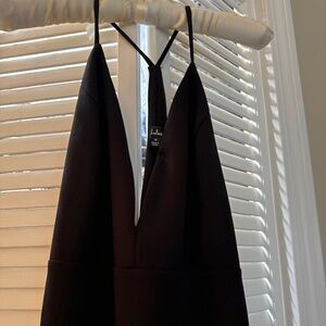 Black sleeveless dress